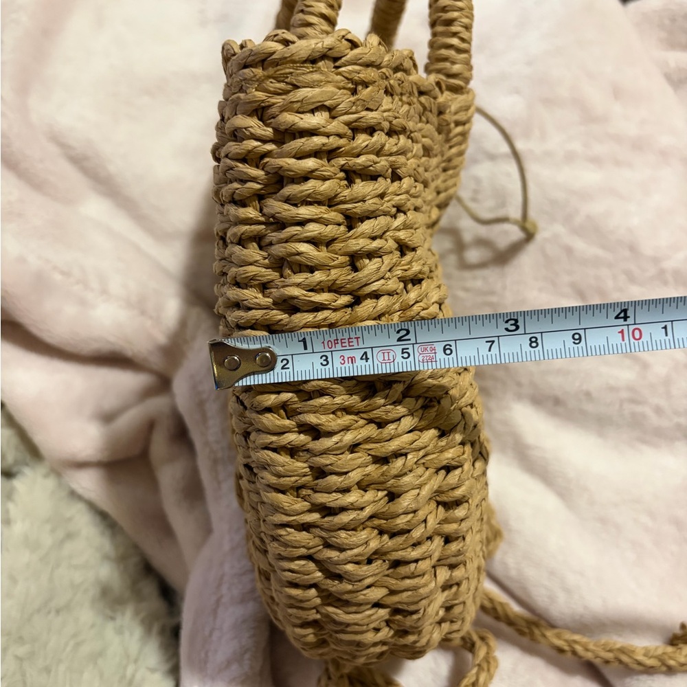 Chic Tan raffia summer Handbag - Picture 10 of 10